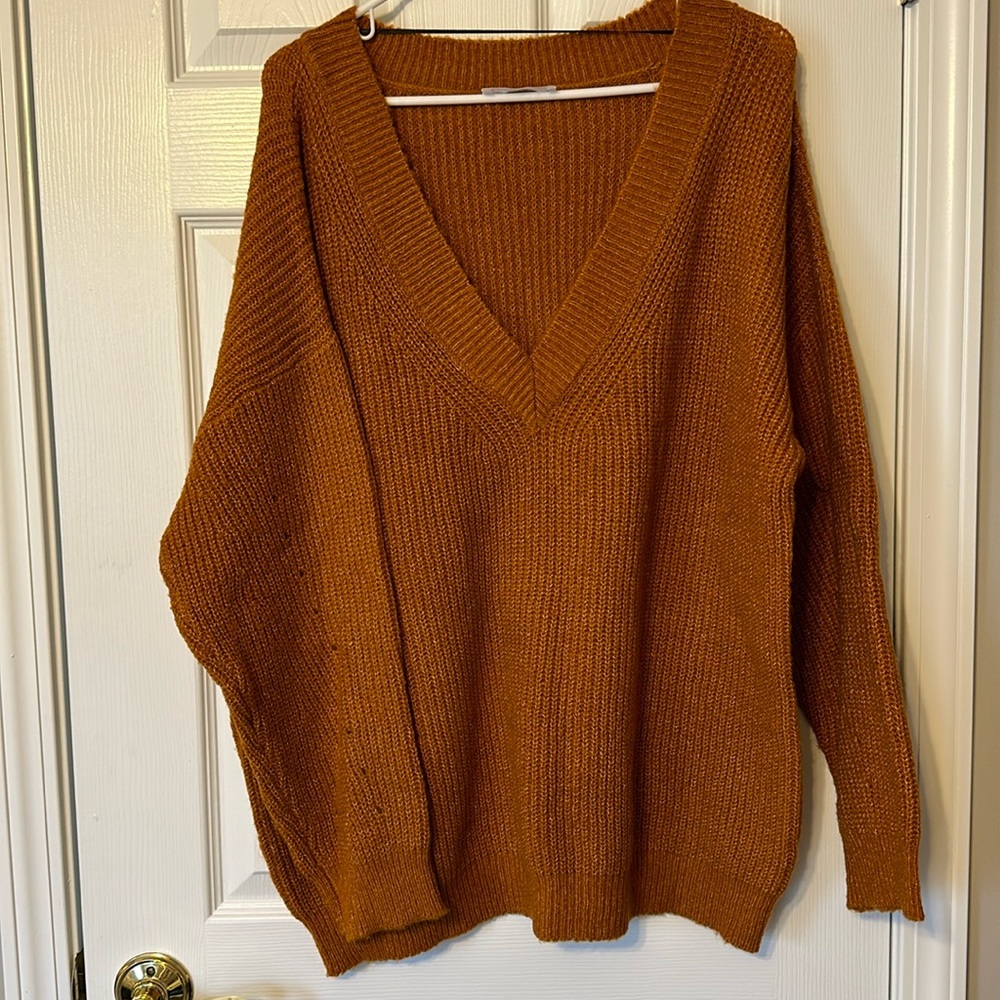 EUC medium v-neck sweater
